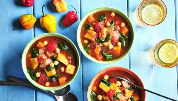 Spinach, sweet potato and chickpea soup
